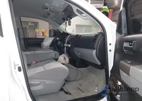 2010 Toyota Tundra Grade 5.7L V8 from USA, damaged, VIN 5TFUW5F15AX152376